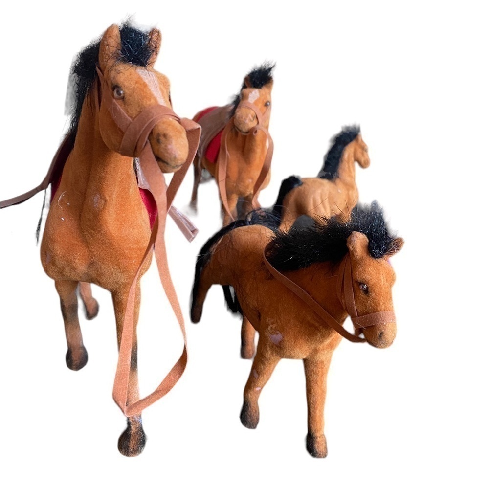 Toy Plastic Flocked Coated Felt 2 Horses and 2 Foals and Accessories